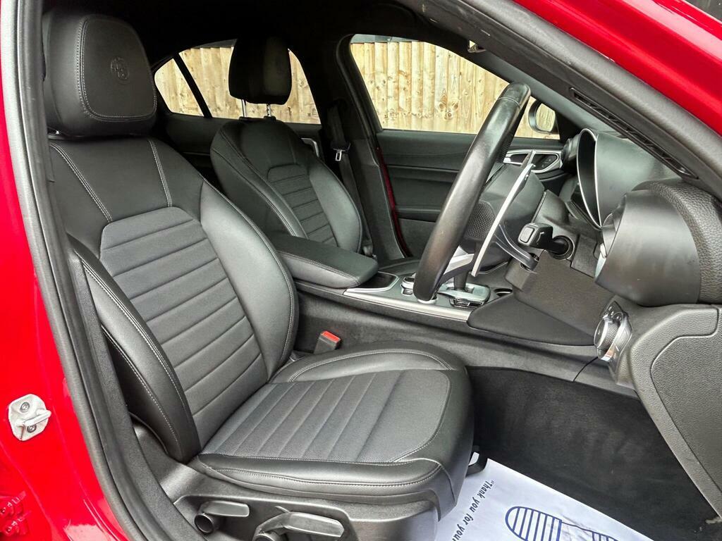 Alfa Romeo Giulia 2.0T Sprint Euro 6 S S Red #3