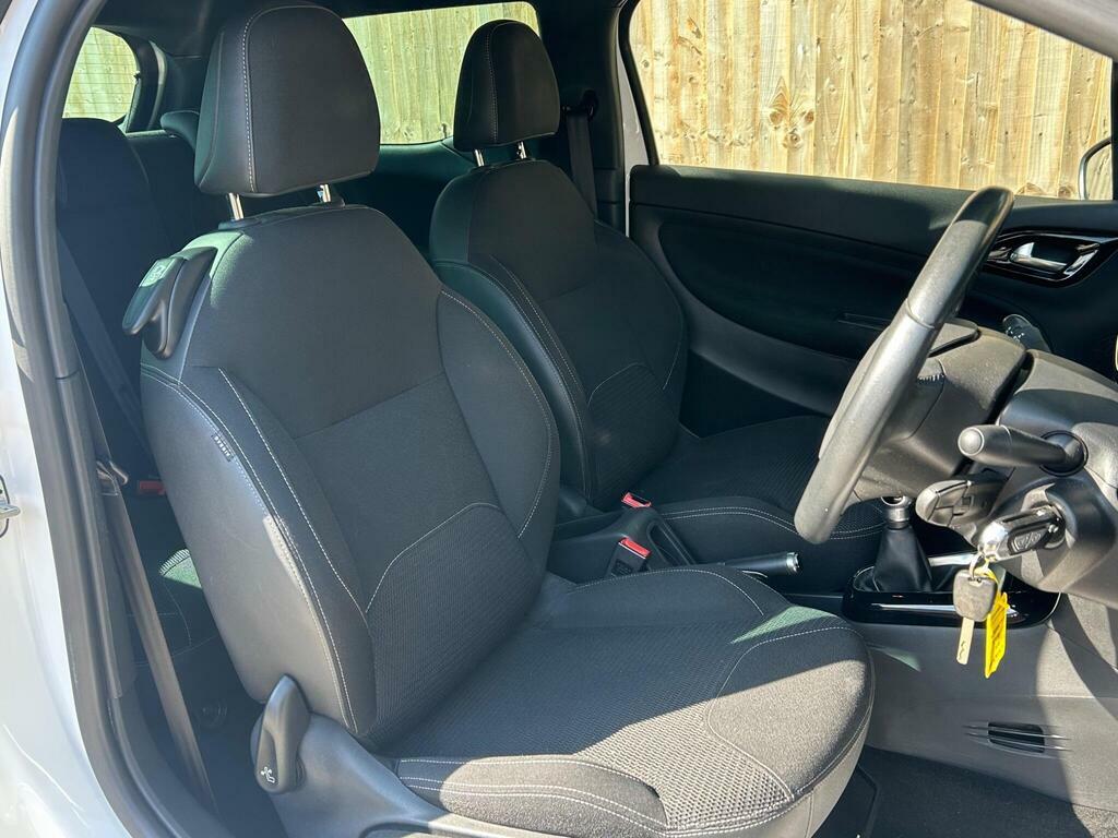 DS DS 3 1.2 Puretech Dstyle Nav Euro 6 S S White #3