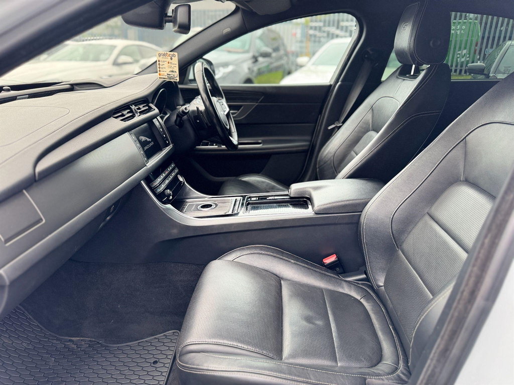Jaguar XF Automatic White #25