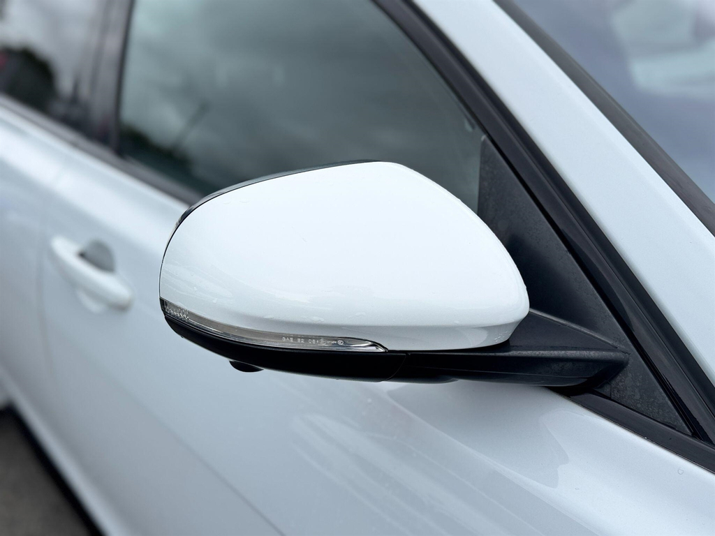 Jaguar XF Automatic White #23