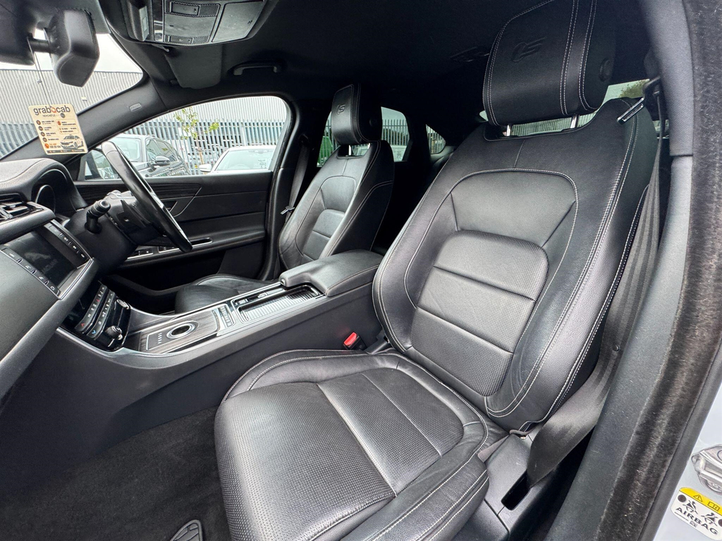 Jaguar XF Automatic White #28