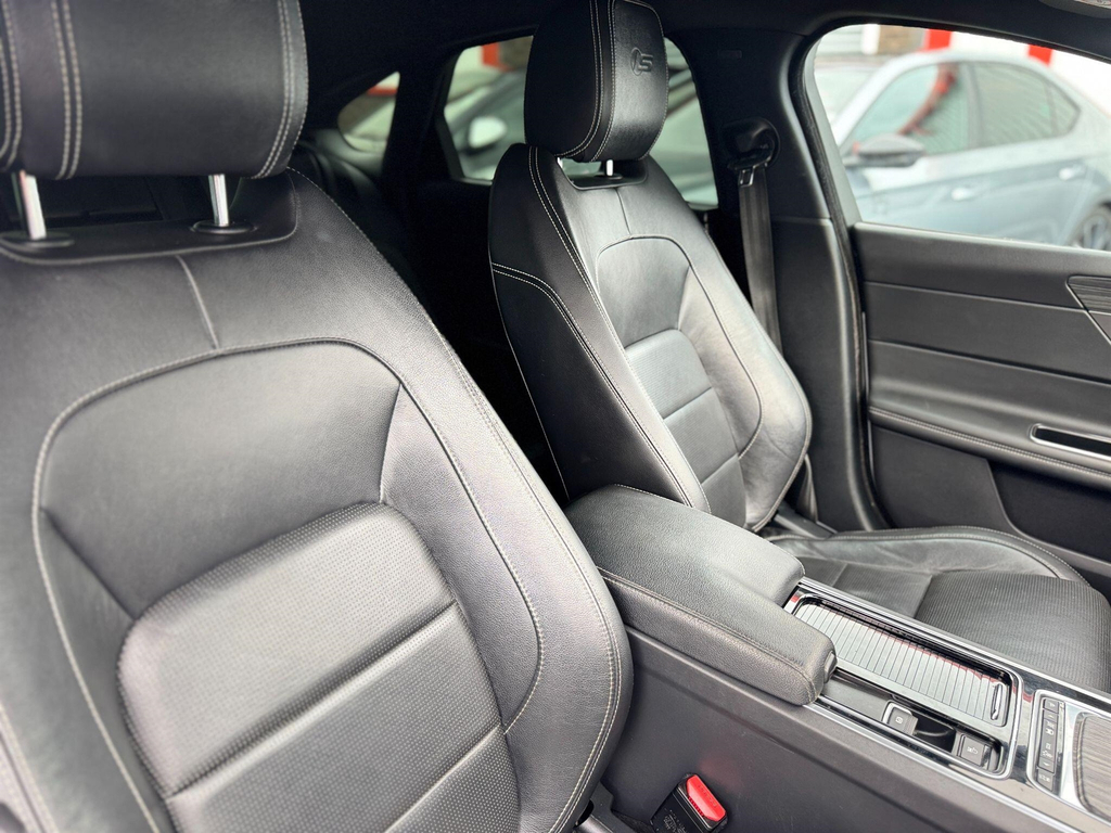 Jaguar XF Automatic White #17