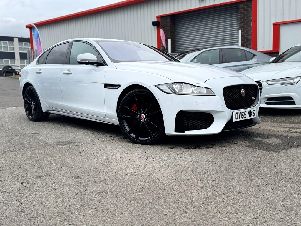 Jaguar XF Automatic White #10