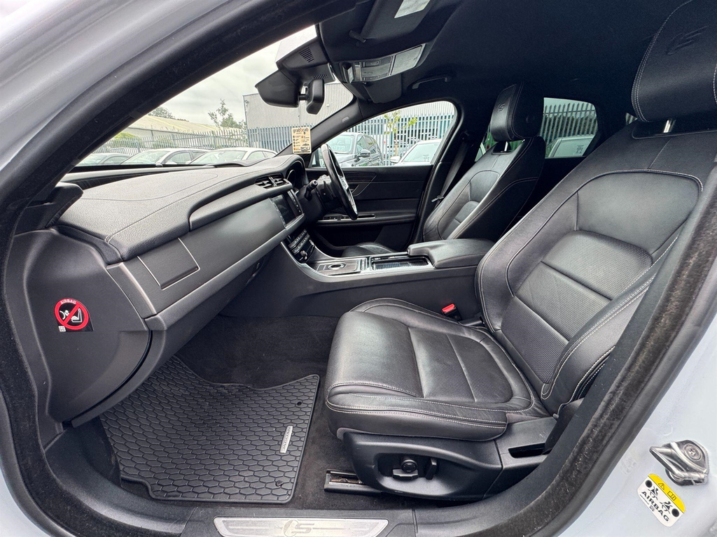 Jaguar XF Automatic White #27