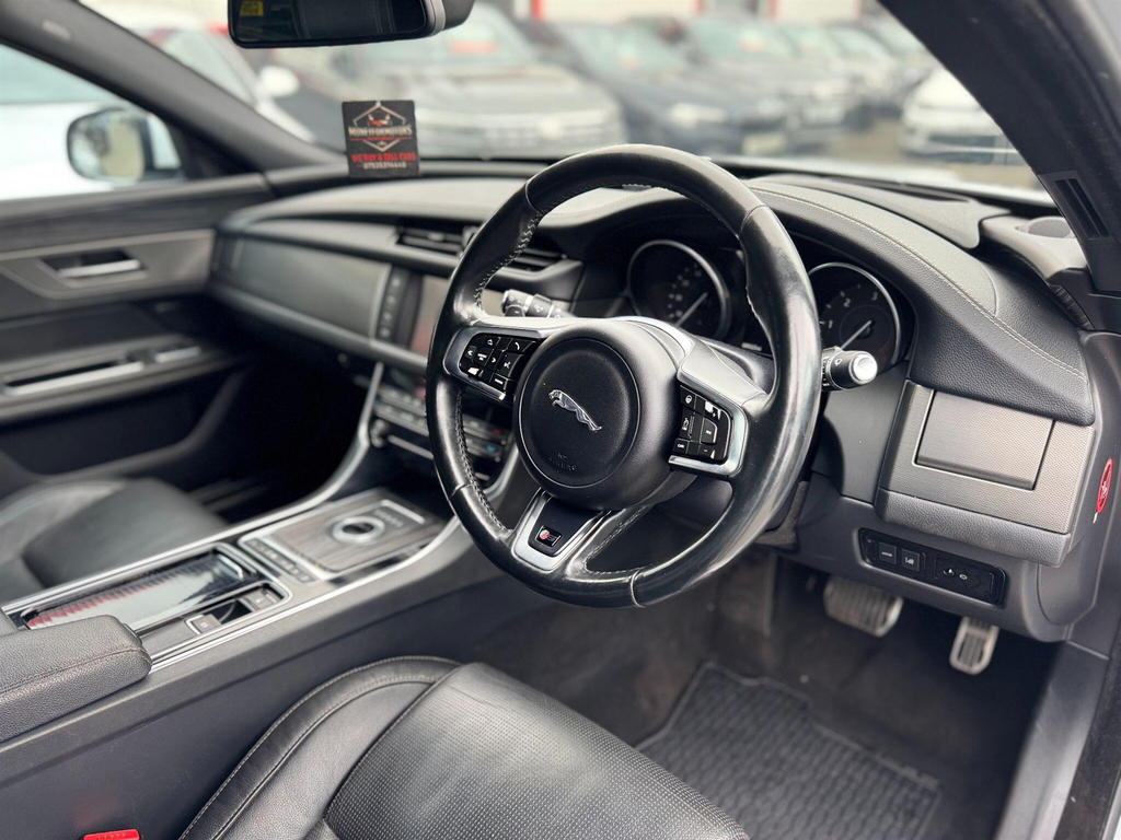 Jaguar XF Automatic White #13