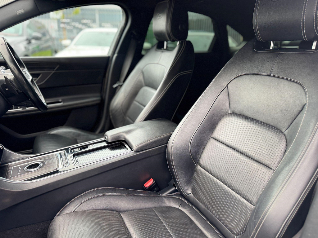 Jaguar XF Automatic White #26