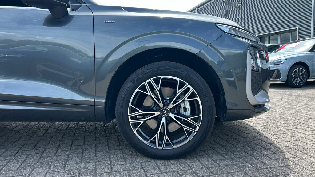 Audi Q3 E-hybrid S Line S Tronic Euro 6 5-Door 26Kwh Grey #5