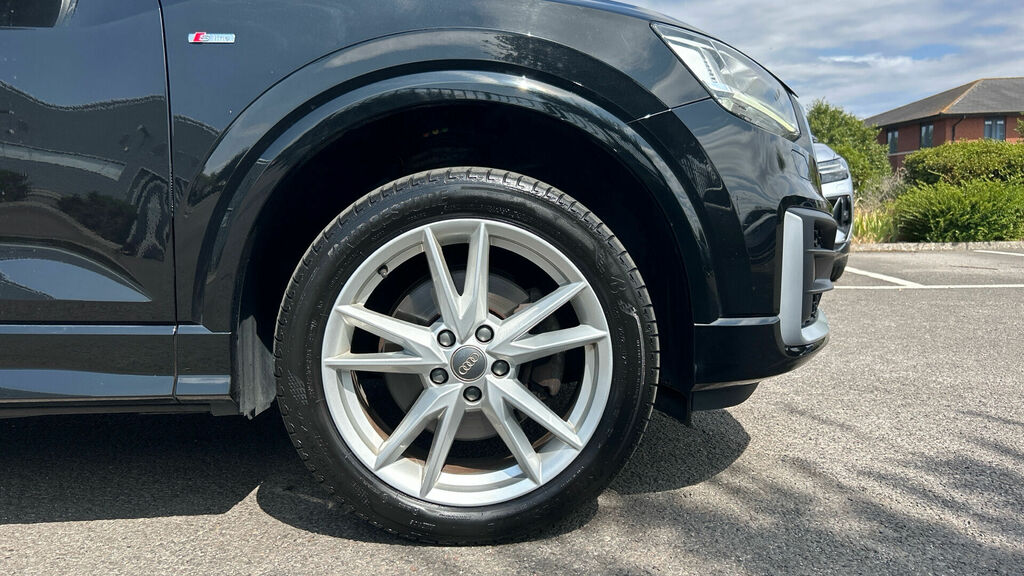 Audi Q2 Tfsi Cod S Line Euro 6 5-Door GC18OHG Black #5