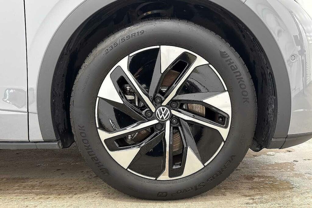 Volkswagen ID.5 Pro 77Kwh Match 5-Door Grey #4