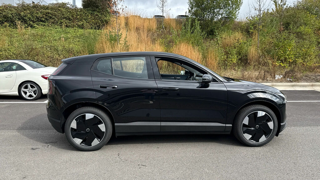 Volvo EX30 P5 Long Range 69Kwh Plus 5-Door Black #4