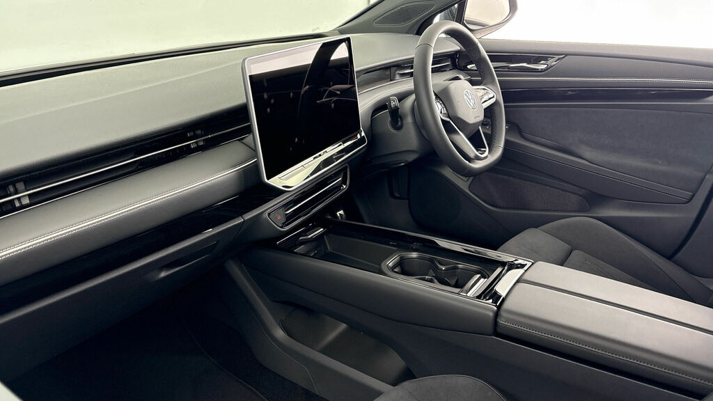 Volkswagen ID.7 Pro S 86Kwh Match Plus Fastback 5-Door Black #2