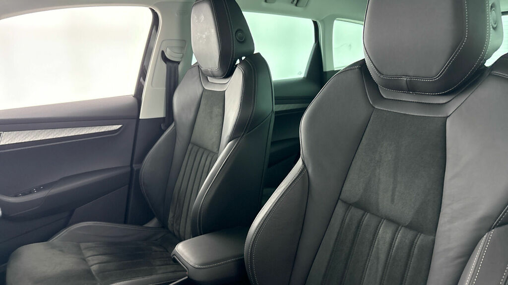 Skoda Karoq Suv White #32