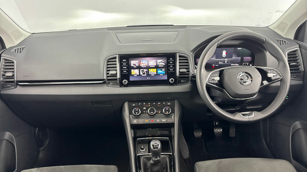 Skoda Karoq Suv White #8