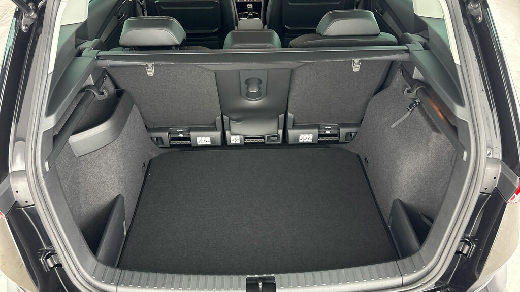 Skoda Karoq Suv White #28