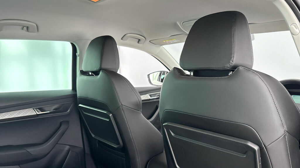 Skoda Karoq Suv White #26