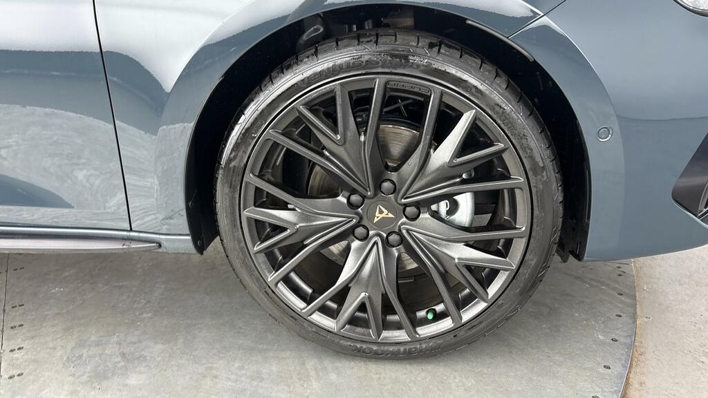 Cupra Leon Estate Shadow Edition 1.5 Etsi 150 7-Spee Blue #4