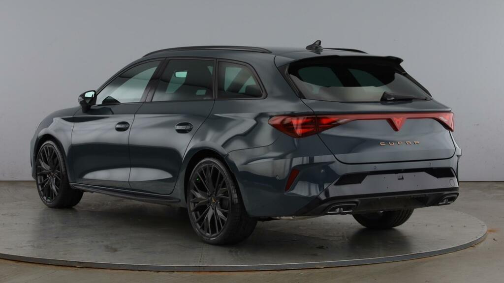 Cupra Leon Estate Shadow Edition 1.5 Etsi 150 7-Spee Blue #2