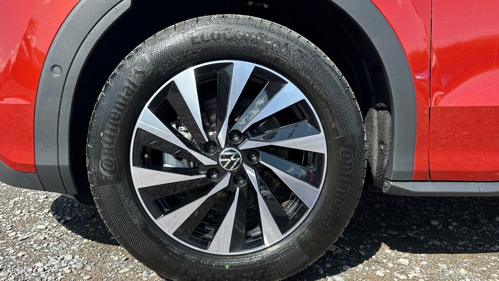 Volkswagen T-Roc New Life 1.5 Etsi 116 Ps 7-Speed Dsg 5-Door Red #4