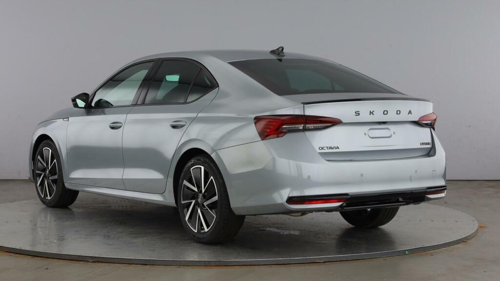Skoda Octavia Hatch Sportline 1.5 Tsi E-tec 150 Ps Dsg Silver #2