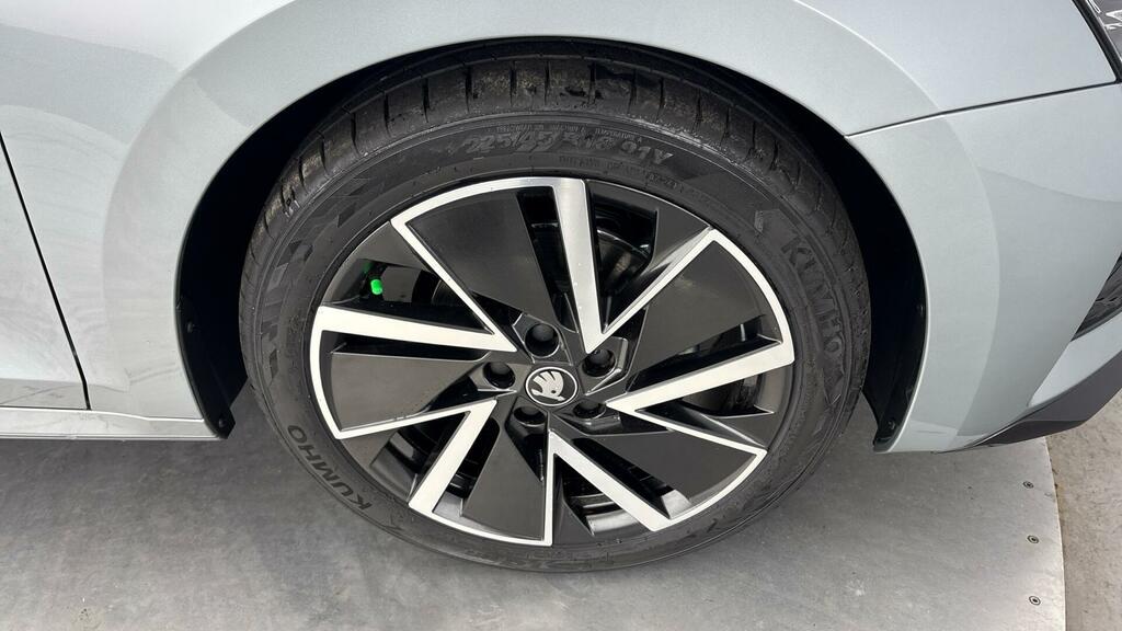 Skoda Octavia Hatch Sportline 1.5 Tsi E-tec 150 Ps Dsg Silver #4