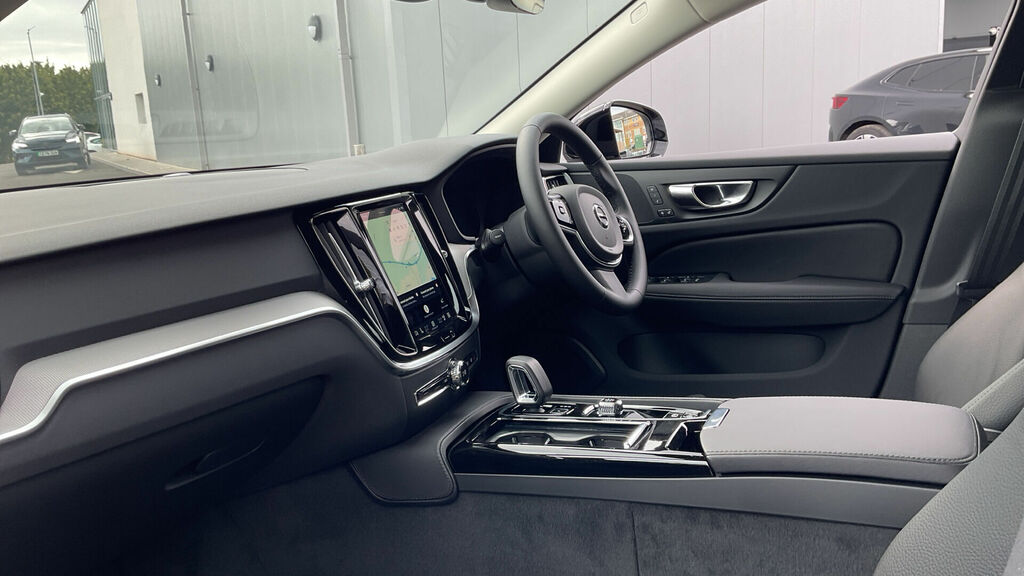 Volvo V60 2.0 T6 18.8Kwh Plus Euro 6 5-Door Grey #2