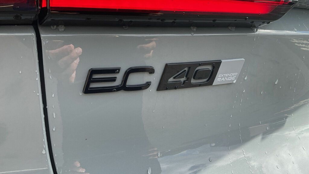 Volvo EC40 Twin Motor Performance Black Edition Ultra Black #16