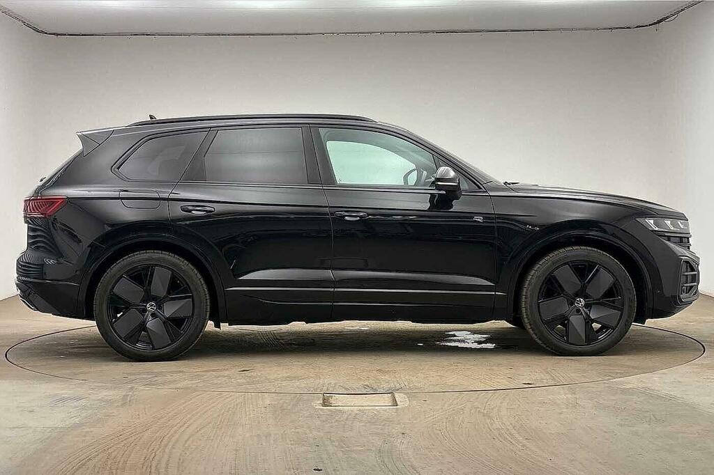 Volkswagen Touareg 3.0 Tdi V6 Black Edition Tiptronic 4Motion Euro 6 Black #3