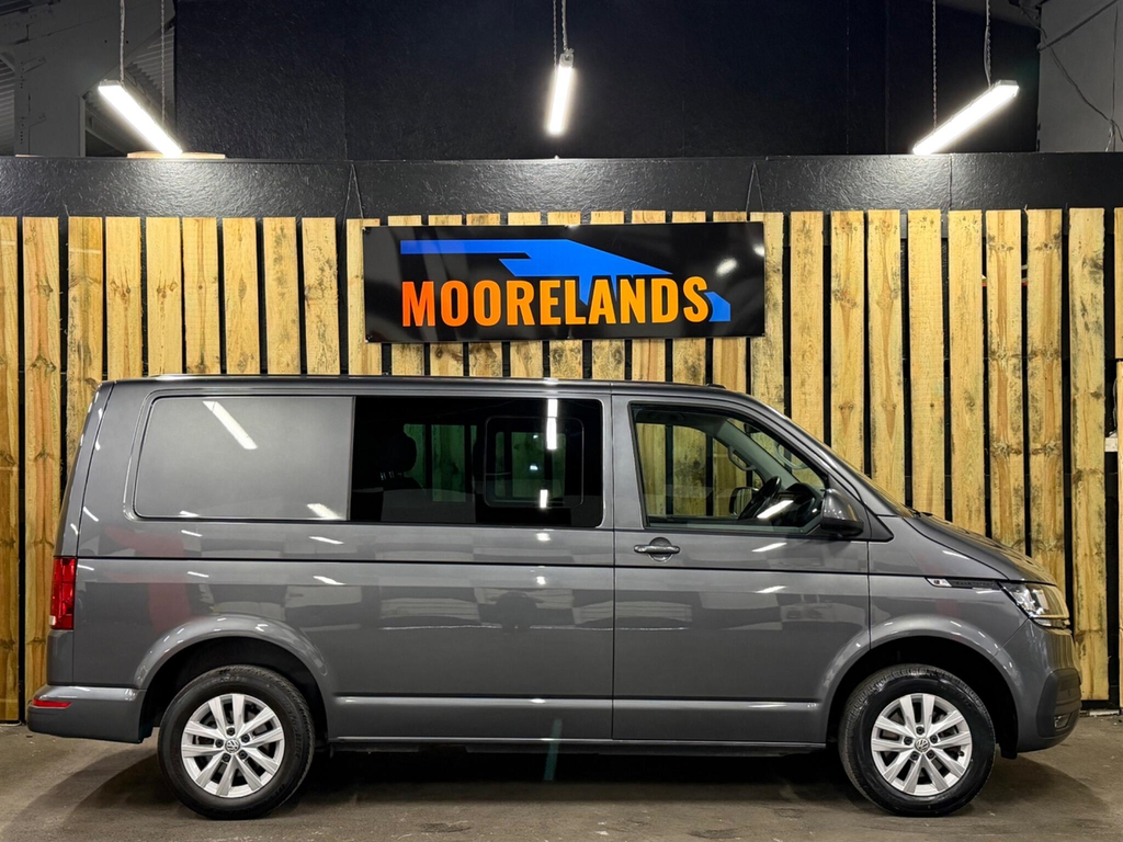 Volkswagen Transporter 2.0 Tdi T30 Highline Kombi Dsg Fwd Swb Euro 6 Ss