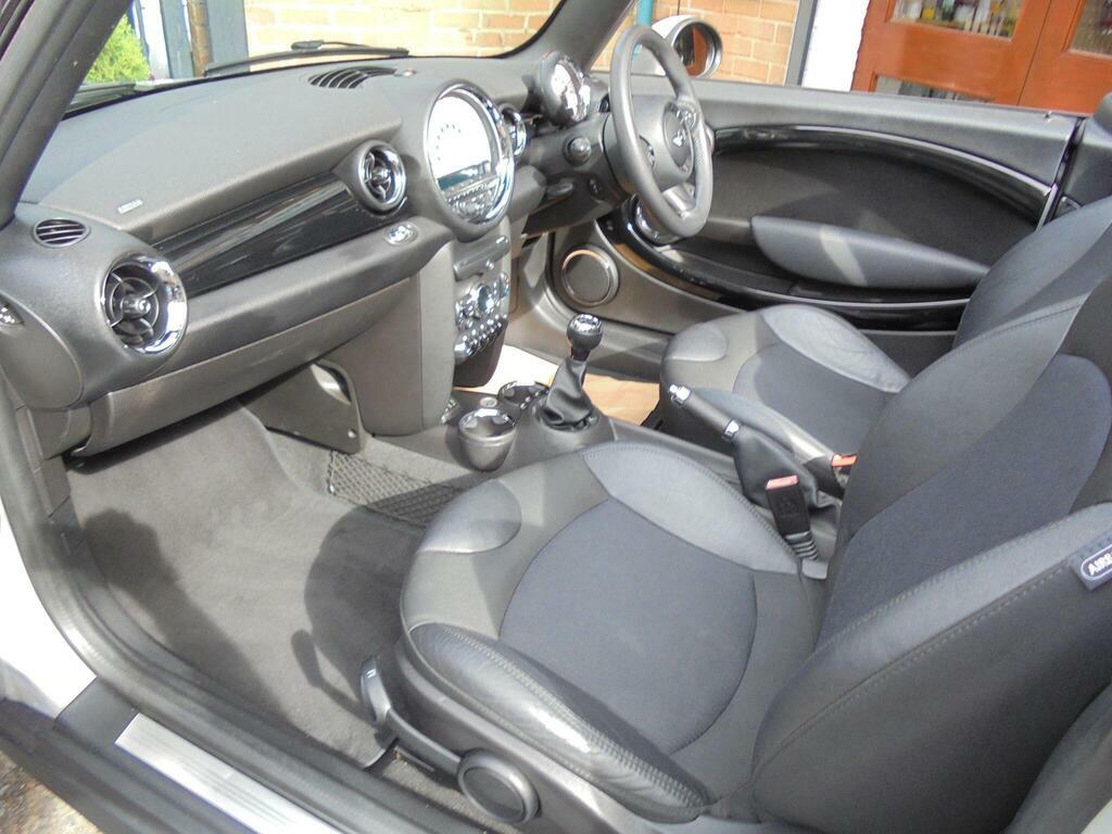 Mini Convertible 1.6 One Euro 6 Black #25