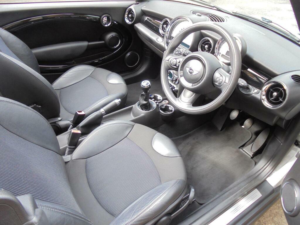 Mini Convertible 1.6 One Euro 6 Black #23