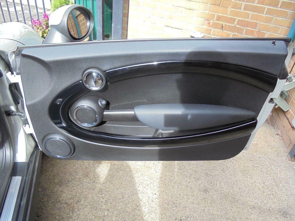 Mini Convertible 1.6 One Euro 6 Black #30