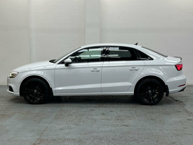 Audi A3 1.4 Tfsi Sport S Tronic AUO000D White #4