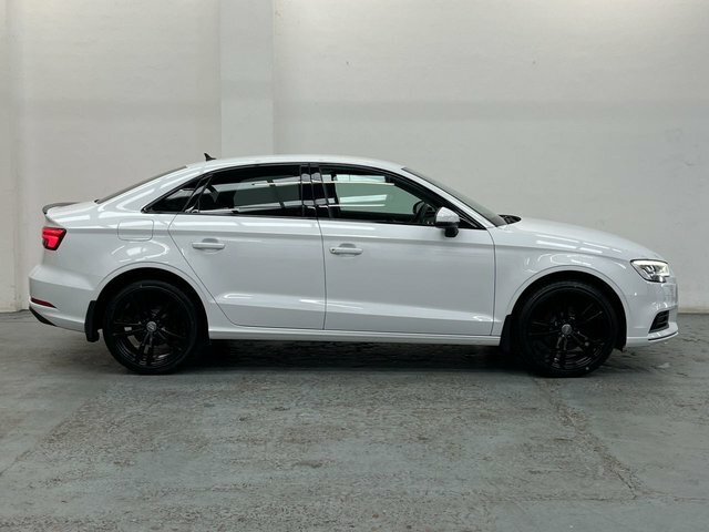 Audi A3 1.4 Tfsi Sport S Tronic AUO000D White #2
