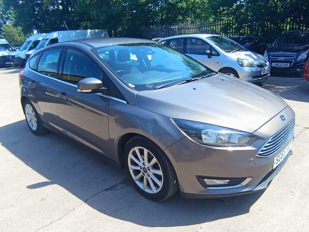 Ford Focus Titanium Brown
