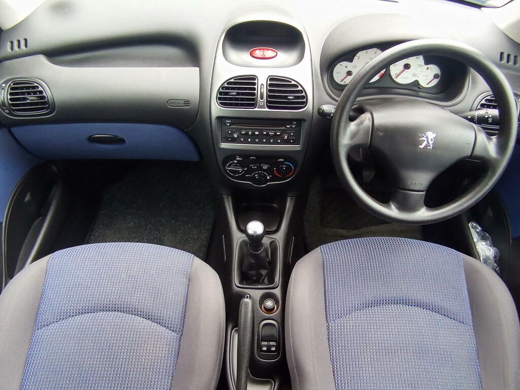 Peugeot 206 1.1 S Red #11