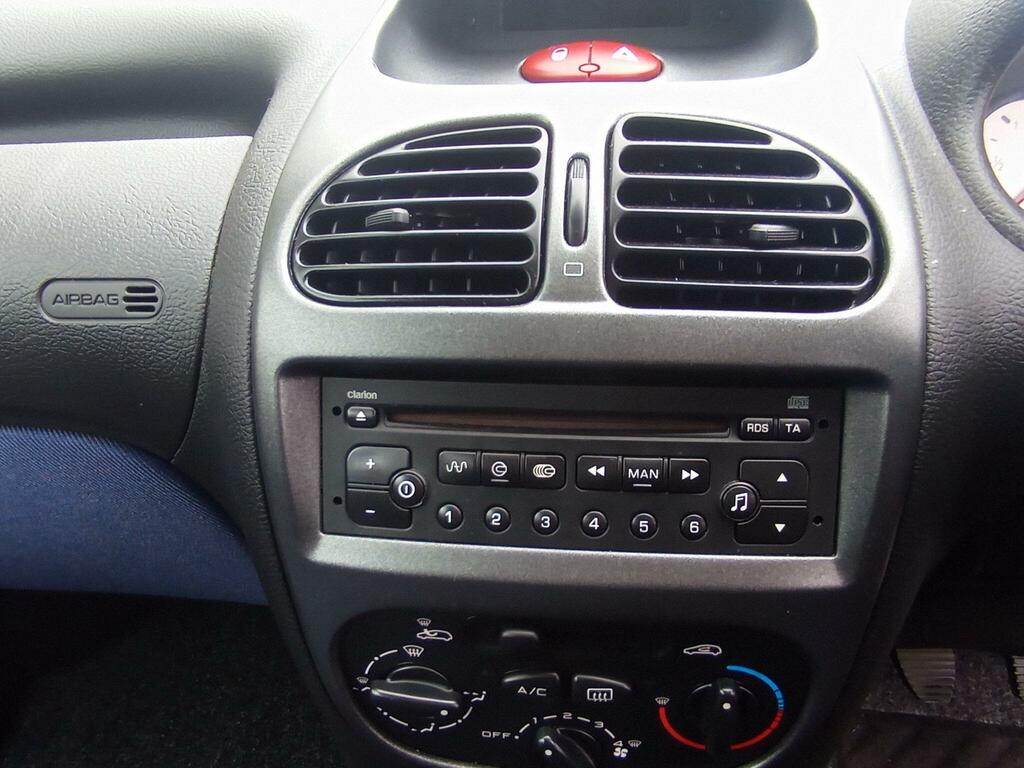 Peugeot 206 1.1 S Red #15