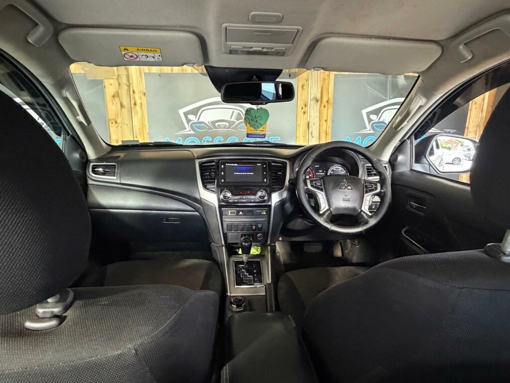 Mitsubishi L200 Black #19