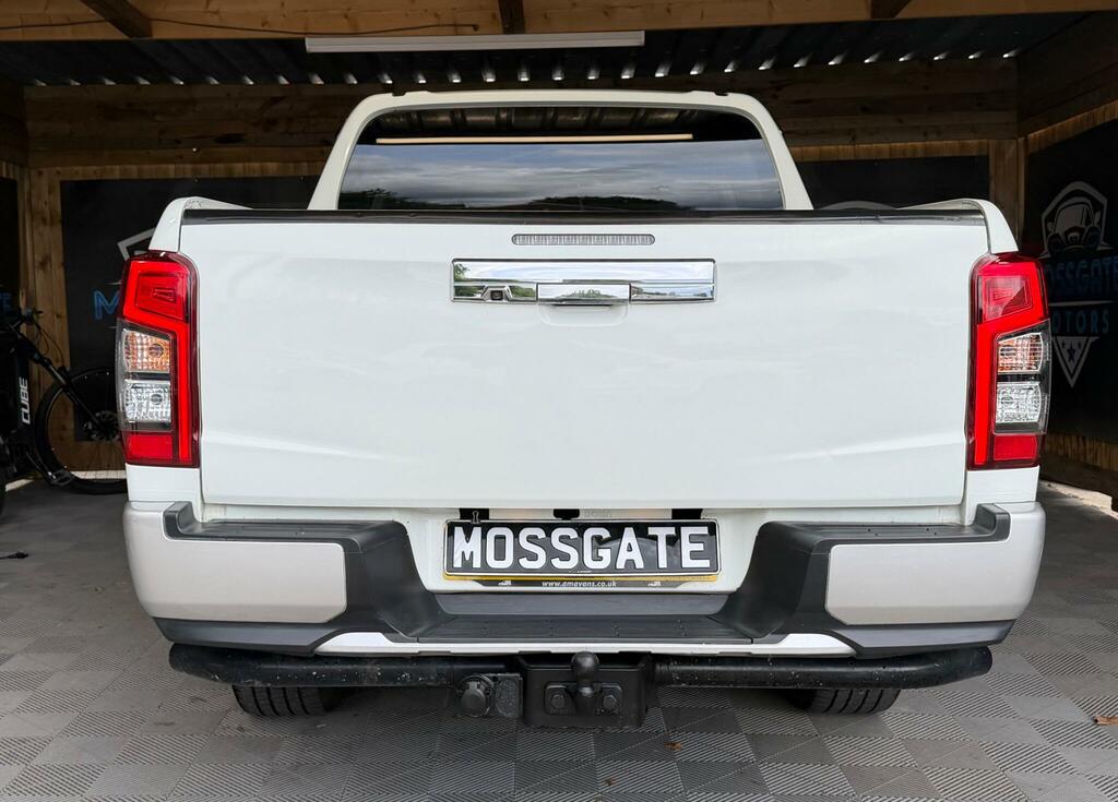 Mitsubishi L200 Black #9