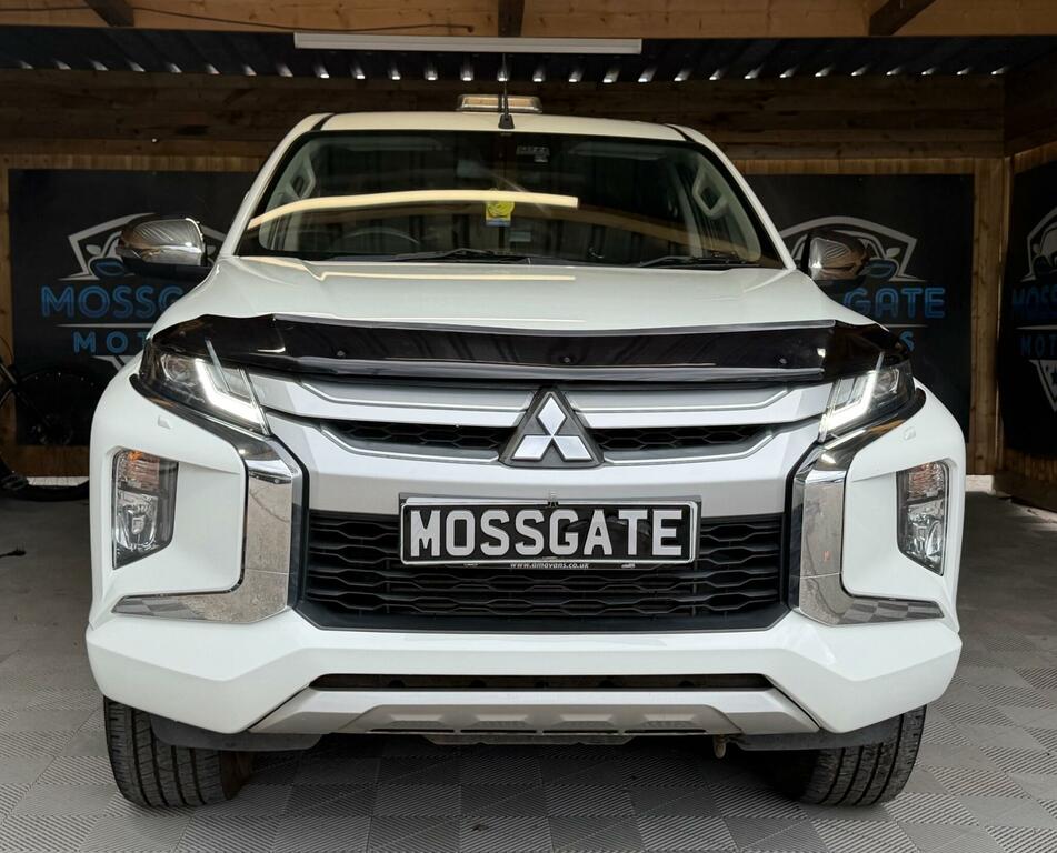 Mitsubishi L200 2.2 Di-d Dc Warrior 4Wd Euro 6 Ss White #4