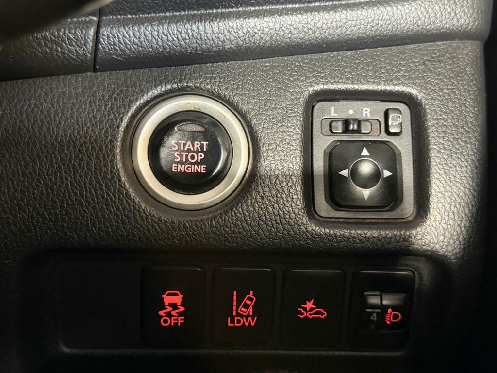 Mitsubishi L200 Black #18