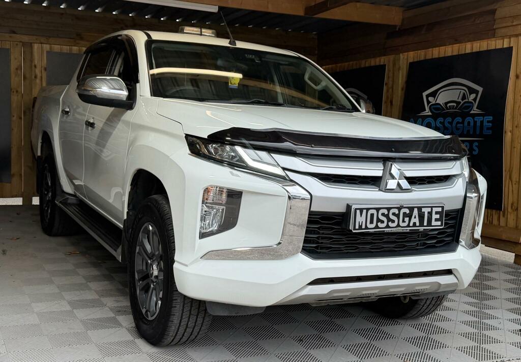 Mitsubishi L200 2.2 Di-d Dc Warrior 4Wd Euro 6 Ss White #3