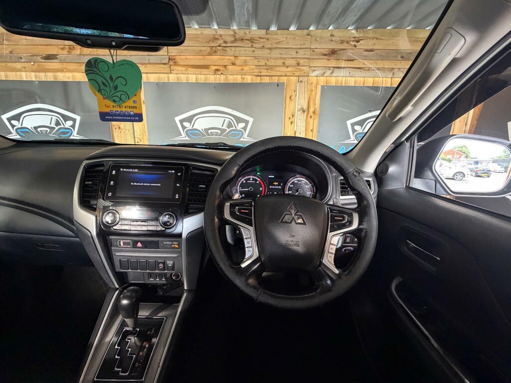 Mitsubishi L200 Black #14
