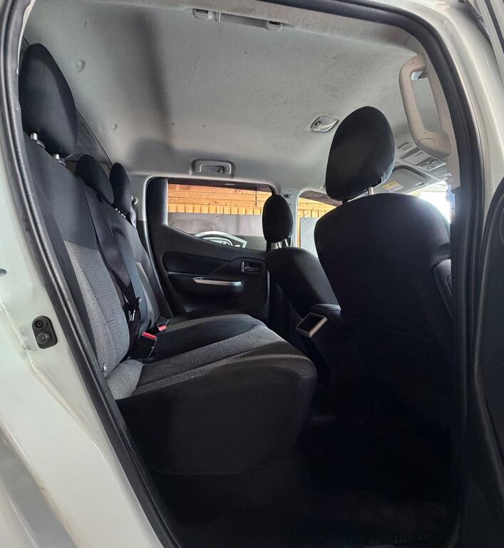 Mitsubishi L200 Black #30