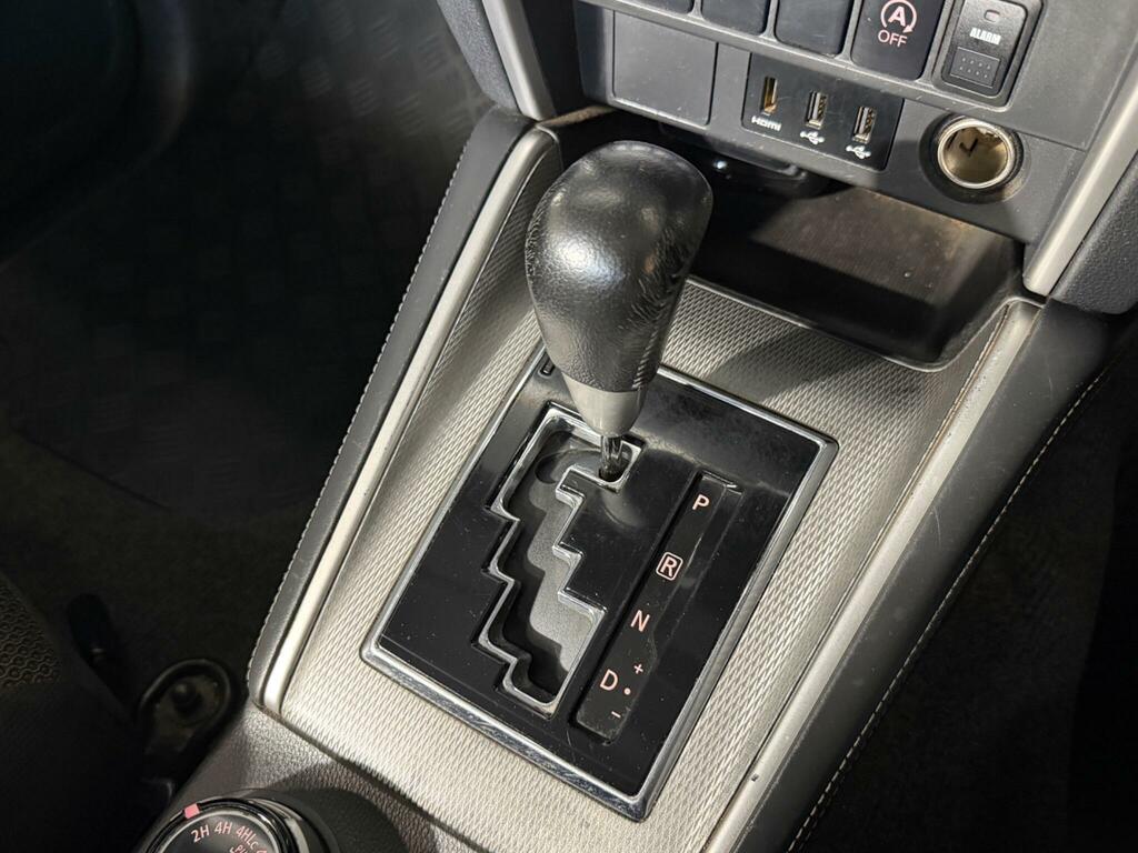 Mitsubishi L200 Black #20