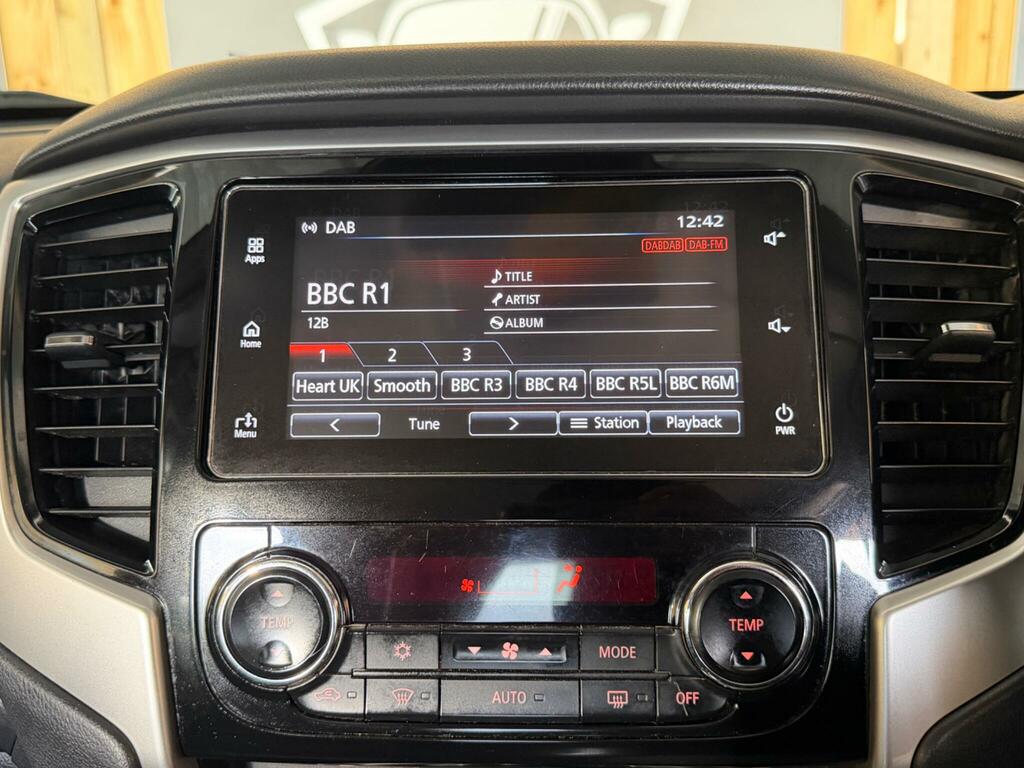 Mitsubishi L200 Black #25
