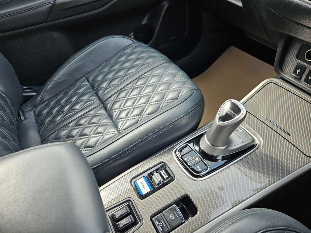 Mitsubishi Outlander Phev 4Hs Brown #14