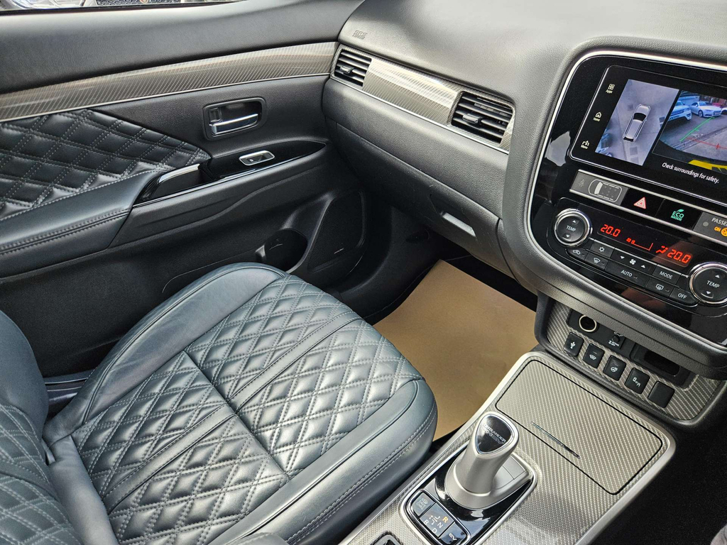 Mitsubishi Outlander Phev 4Hs Brown #19