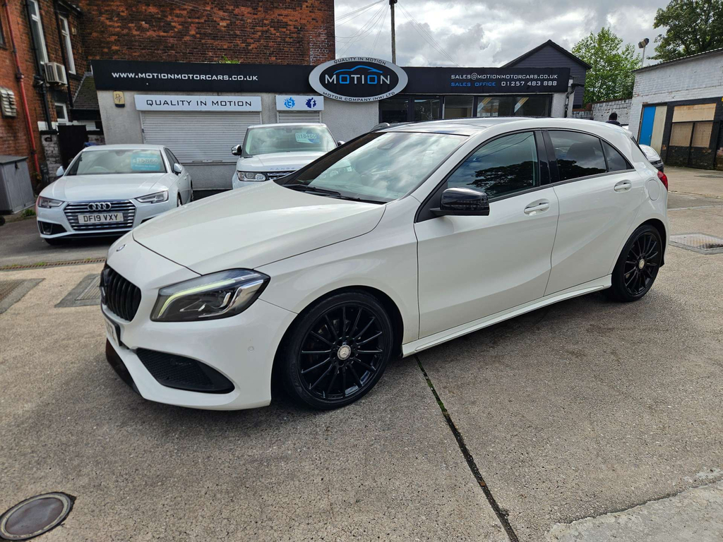 Mercedes-Benz A Class Amg Line Premium White #2