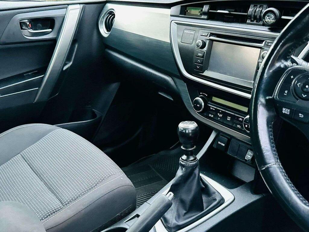 Toyota Auris Hatchback Blue #29