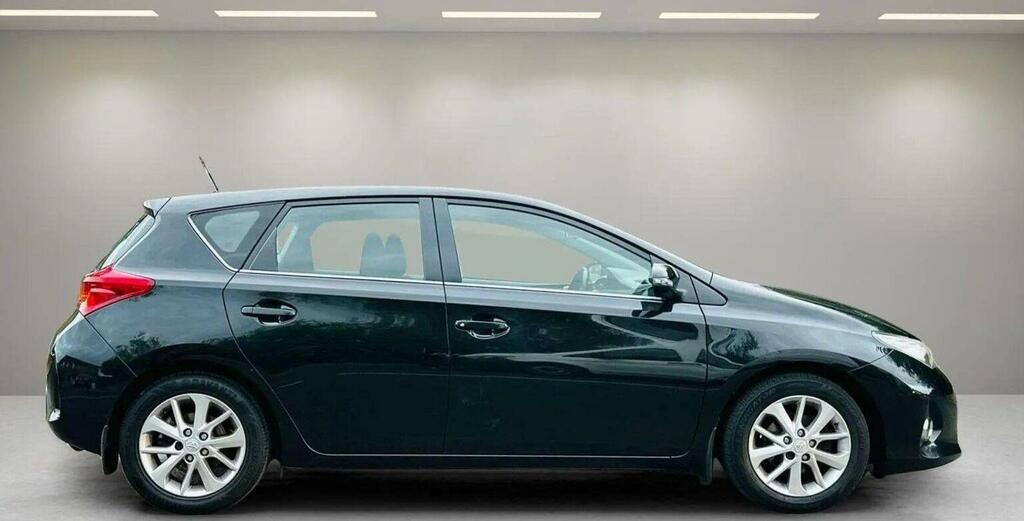 Toyota Auris Hatchback Blue #39